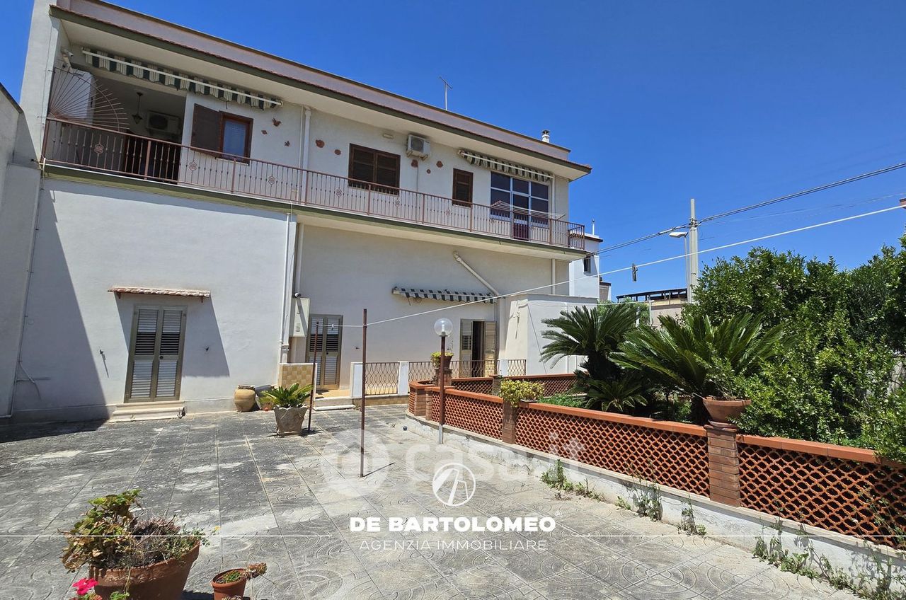 Villa in Via Anemoni 2